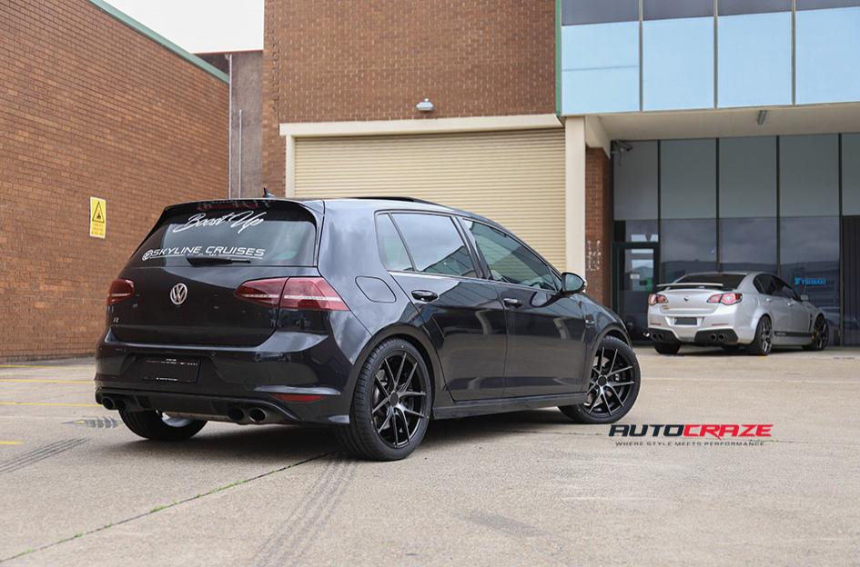 VOLKSWAGEN-GOLF-TARGA-SILVER-MACHINED-FACE